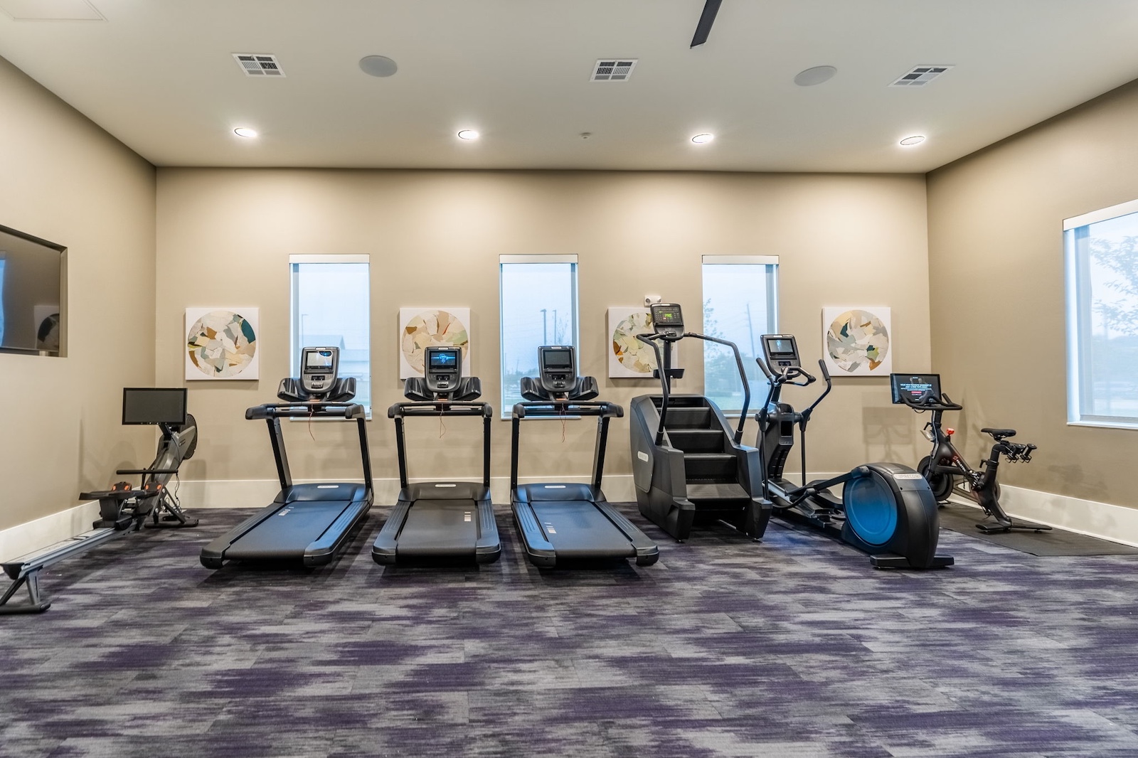 24/7 Fitness Center outfitted with superior equipment at our Cypress, TX apartments. Amenities